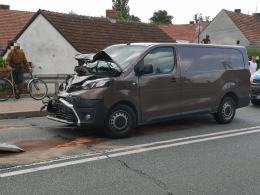 3 pojazdy zderzyły się w Dobrzeniu Wielkim. Są utrudnienia w ruchu