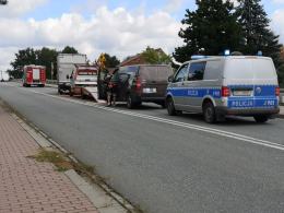3 pojazdy zderzyły się w Dobrzeniu Wielkim. Są utrudnienia w ruchu