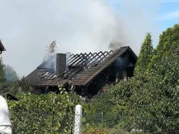 13 zastępów straży gasiło pożar domu w Zdzieszowicach