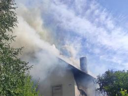 13 zastępów straży gasiło pożar domu w Zdzieszowicach