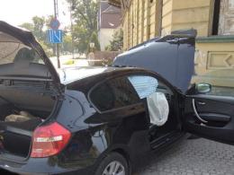 Kędzierzyn-Koźle: Kobieta kierująca bmw uderzyła w mur kamienicy