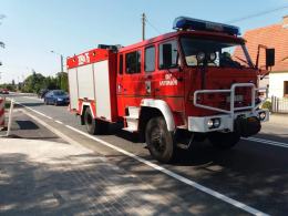 Wypadek w Grodźcu. Auto wjechało do rowu i uderzyło w betonowy przepust