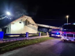 Wybuch gazu w domu jednorodzinnym. Poparzony został lokator