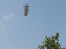 Olbrzymi Zeppelin przeleciał nad Opolszczyzną. Na pokładzie m.in. Adam Małysz
