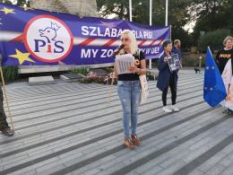 Na Placu Wolności demonstrowali sprzeciw wobec ograniczenia wolności słowa