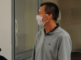 49-latek zadał kilkanaście ciosów nożem koledze, potem poszedł spać. Ruszył proces
