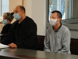 49-latek zadał kilkanaście ciosów nożem koledze, potem poszedł spać. Ruszył proces