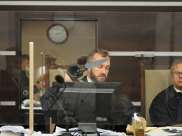 49-latek zadał kilkanaście ciosów nożem koledze, potem poszedł spać. Ruszył proces
