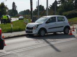 Zderzenie pojazdów przy przejeździe kolejowym na ulicy Częstochowskiej