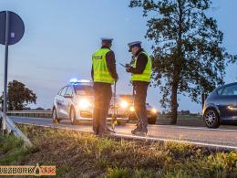 Dwie osoby trafiły do szpitala po dachowaniu pojazdu na trasie Byczyna-Kluczbork