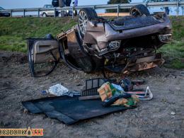 Dwie osoby trafiły do szpitala po dachowaniu pojazdu na trasie Byczyna-Kluczbork