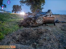 Dwie osoby trafiły do szpitala po dachowaniu pojazdu na trasie Byczyna-Kluczbork