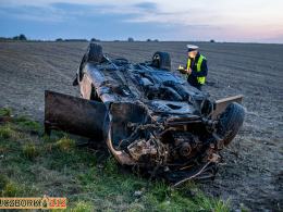 Dwie osoby trafiły do szpitala po dachowaniu pojazdu na trasie Byczyna-Kluczbork
