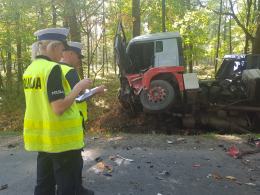 Tragiczny wypadek w Kotlarni. Nie żyje kierowca osobowej skody
