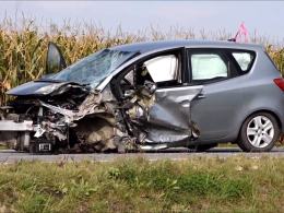 Tragiczny wypadek w Prudniku. W wyniku czołowego zderzenia pojazdów zginęła 77-latka