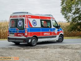 Kierowca osobówki wjechał do rowu. Niebezpiecznie na DK45