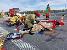 Kilkanaście zastępów straży, policja i helikopter na obwodnicy Niemodlina