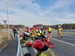 Kilkanaście zastępów straży, policja i helikopter na obwodnicy Niemodlina