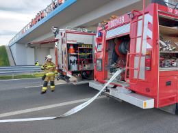 Kilkanaście zastępów straży, policja i helikopter na obwodnicy Niemodlina