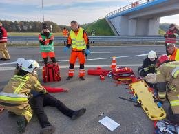 Kilkanaście zastępów straży, policja i helikopter na obwodnicy Niemodlina