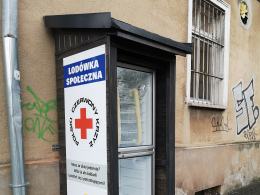 W Opolu ponownie stanęła lodówka społeczna. Nie wyrzucajmy - podzielmy się