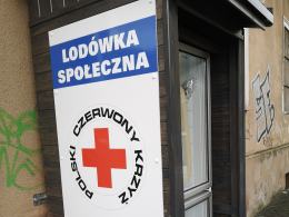 W Opolu ponownie stanęła lodówka społeczna. Nie wyrzucajmy - podzielmy się