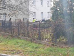 26-latek dachował na posesji. Jest w śpiączce farmakologicznej