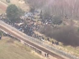 MON publikuje film, gdzie widać setki migrantów. Podniesiony został stan gotowości