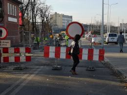 Drogowcy zamknęli przejazd ulicą Oleską. Utrudnienia potrwają do piątku