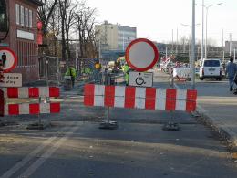 Drogowcy zamknęli przejazd ulicą Oleską. Utrudnienia potrwają do piątku