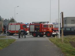 Zderzenie pojazdów w Chrząstowicach. Jednoauto dachowało
