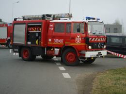 Zderzenie pojazdów w Chrząstowicach. Jednoauto dachowało
