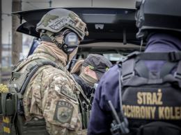 Gang okradający podróżnych w pociągach rozbity