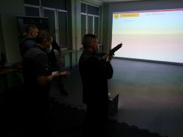 Mimo, że wirtualna to uczniowie nauczą się na niej prawdziwego strzelania