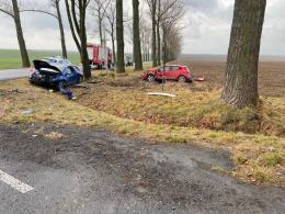Zderzenie pojazdów w powiecie kędzierzyńsko-kozielskim. Trzy osoby trafiły do szpitala