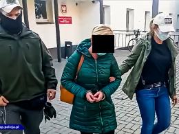 Sprzedawali paszporty Covid-19 w social mediach. Zatrzymano 11 osób