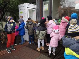 Pod Talentownią stanęła "Lodówka skarbów"