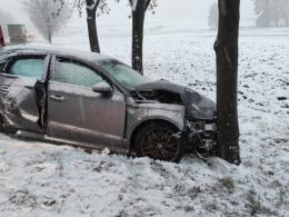 Złe warunki pogodowe i nierozważna jazda powodem wielu zdarzeń na drogach