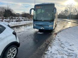 Zderzenie dwóch osobówek i autobusu w Opolu