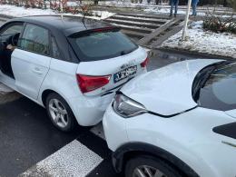 Zderzenie dwóch osobówek i autobusu w Opolu