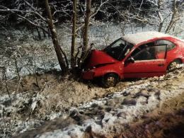 Kędzierzyn-Koźle: Samochód osobowy wypadł z drogi