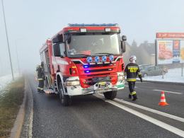 Bus zderzył się z samochodem osobowym na DK46 w Schodni