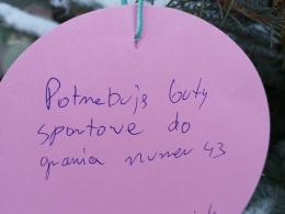 Choinka w Talentowni nadal pełna życzeń. O czym marzą samotni i najmłodsi?