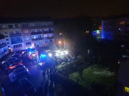 Pożar mieszkania w nyskim rynku. O życie walczy starszy mężczyzna