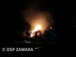 5 zastępów straży gasiło pożar słomy w Zawadzie