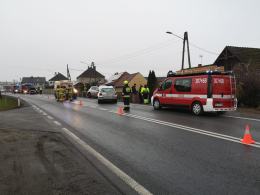 Czołowe zderzenie pojazdów w Zawadzie. Sprawca ukarany mandatem