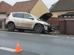 Czołowe zderzenie pojazdów w Zawadzie. Sprawca ukarany mandatem