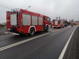 Czołowe zderzenie pojazdów w Zawadzie. Sprawca ukarany mandatem
