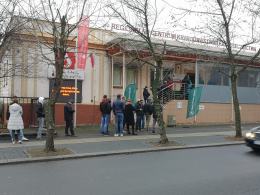 Tłumy pod RCKiK w Opolu. Opolanie oddają krew i odbierają choinki