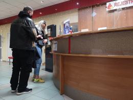 Tłumy pod RCKiK w Opolu. Opolanie oddają krew i odbierają choinki